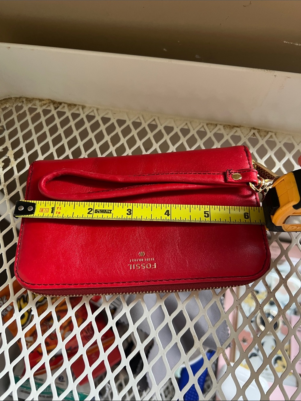 FOSSIL RED WRiSTLET. - Picture 6 of 13